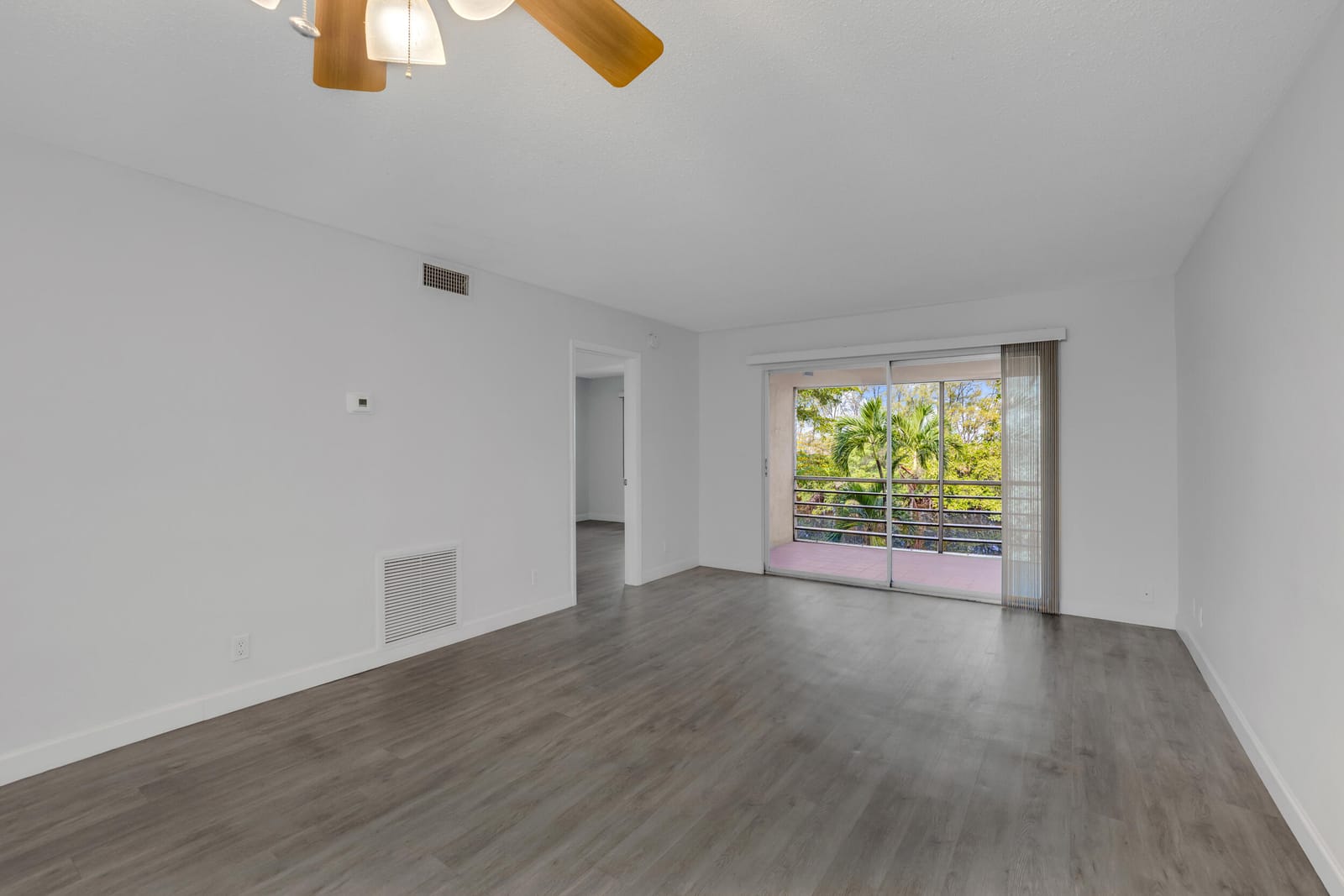 1400 NE 57TH Street 304 — photo 11