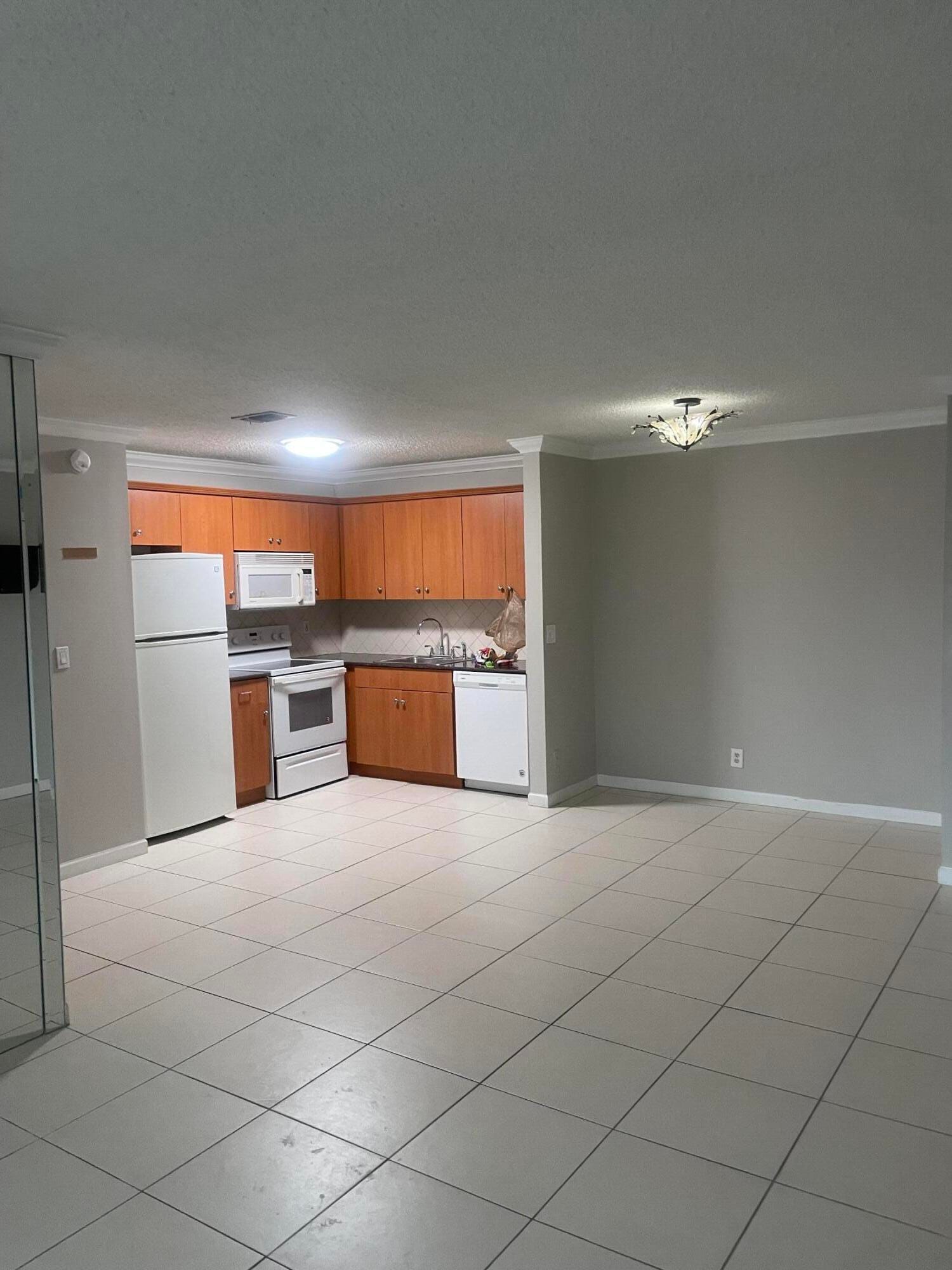170 CYPRESS CLUB Drive 730, Pompano Beach, FL 33060 photo 5
