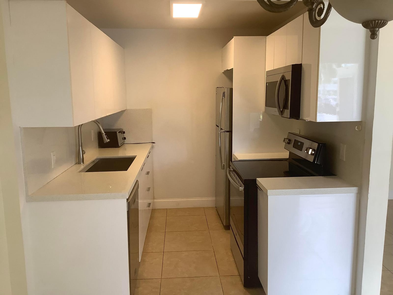 1045 EXETER C 1045 — photo 3