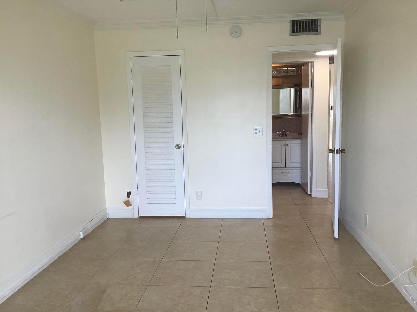 1045 EXETER C 1045 — photo 10