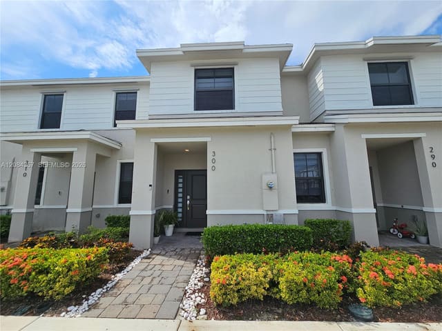 300 NE 12th Street, Florida City, FL 33034