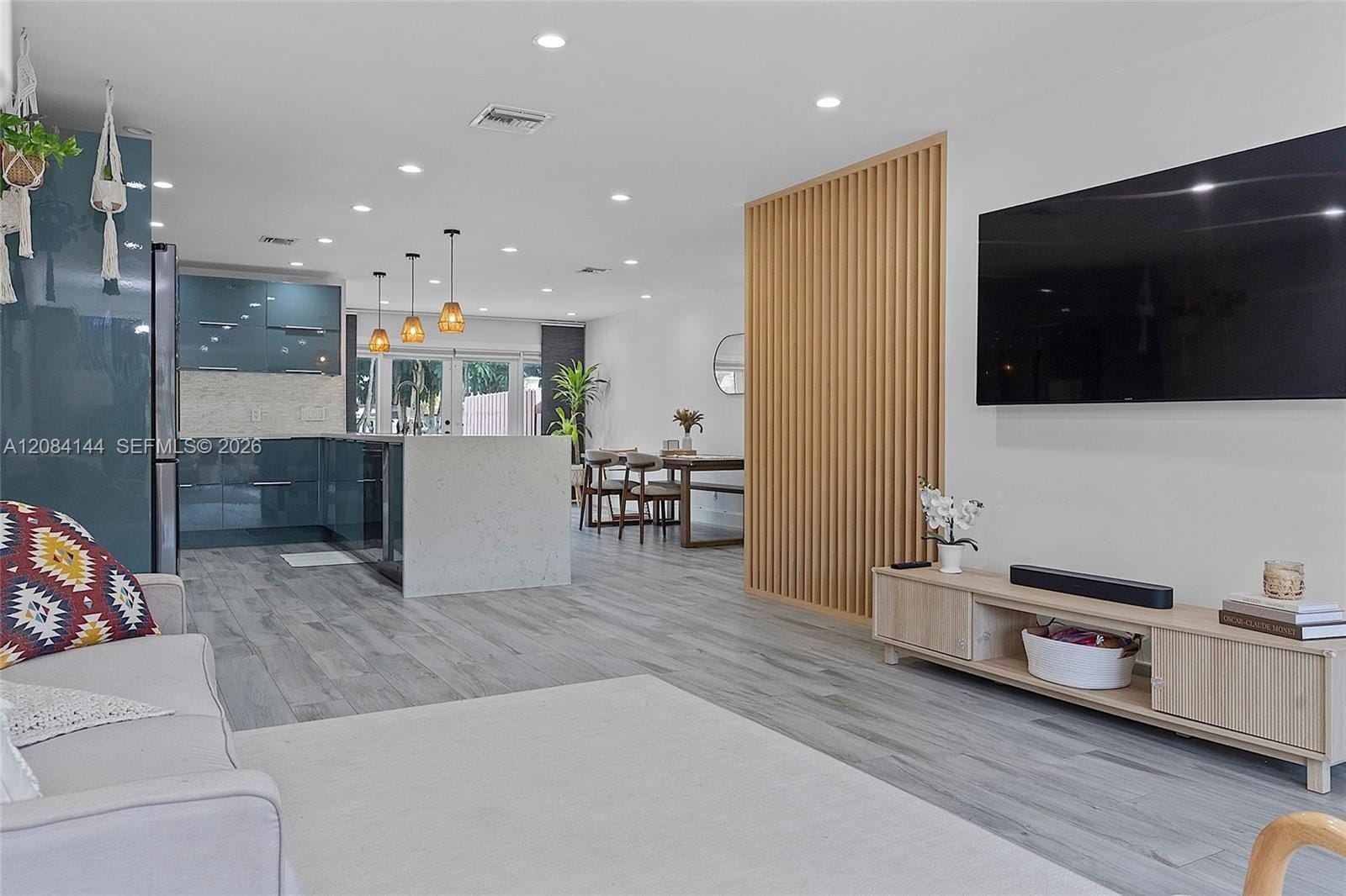 4868 Sheridan Street 5 — photo 3