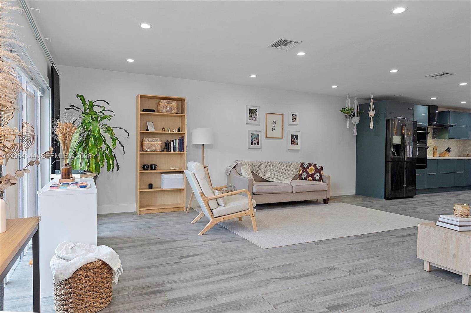 4868 Sheridan Street 5 — photo 4