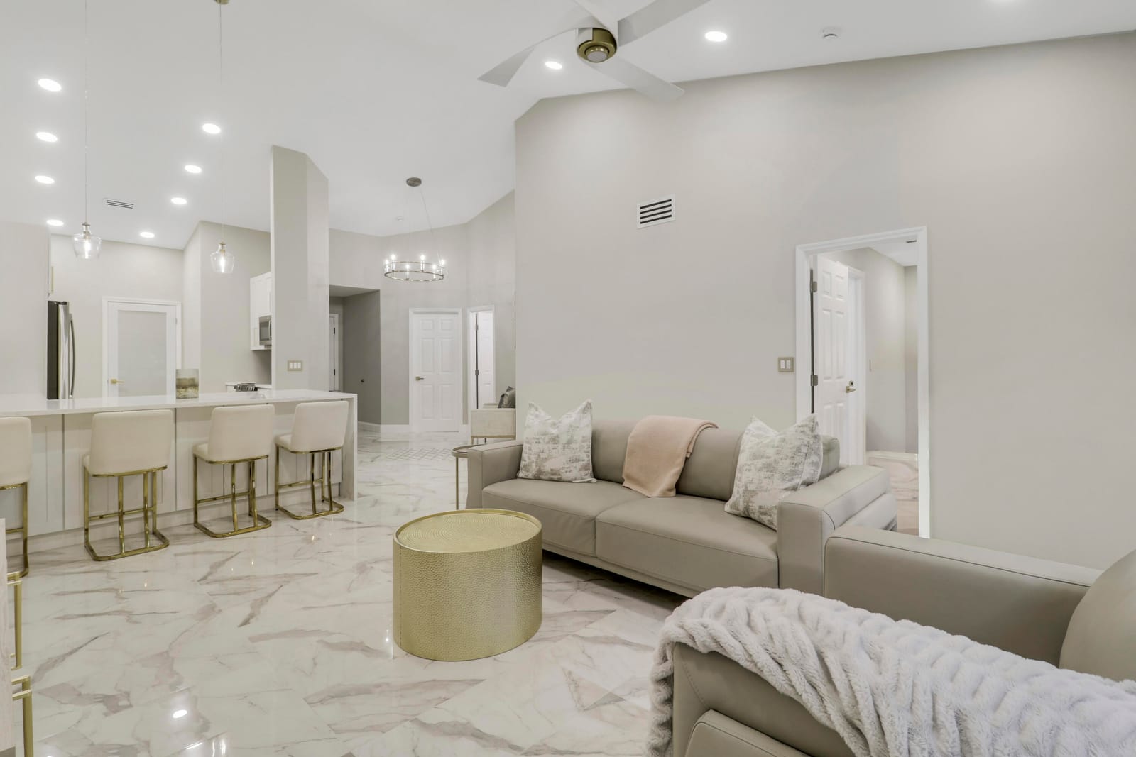 1143 Duncan Circle 202 — photo 3