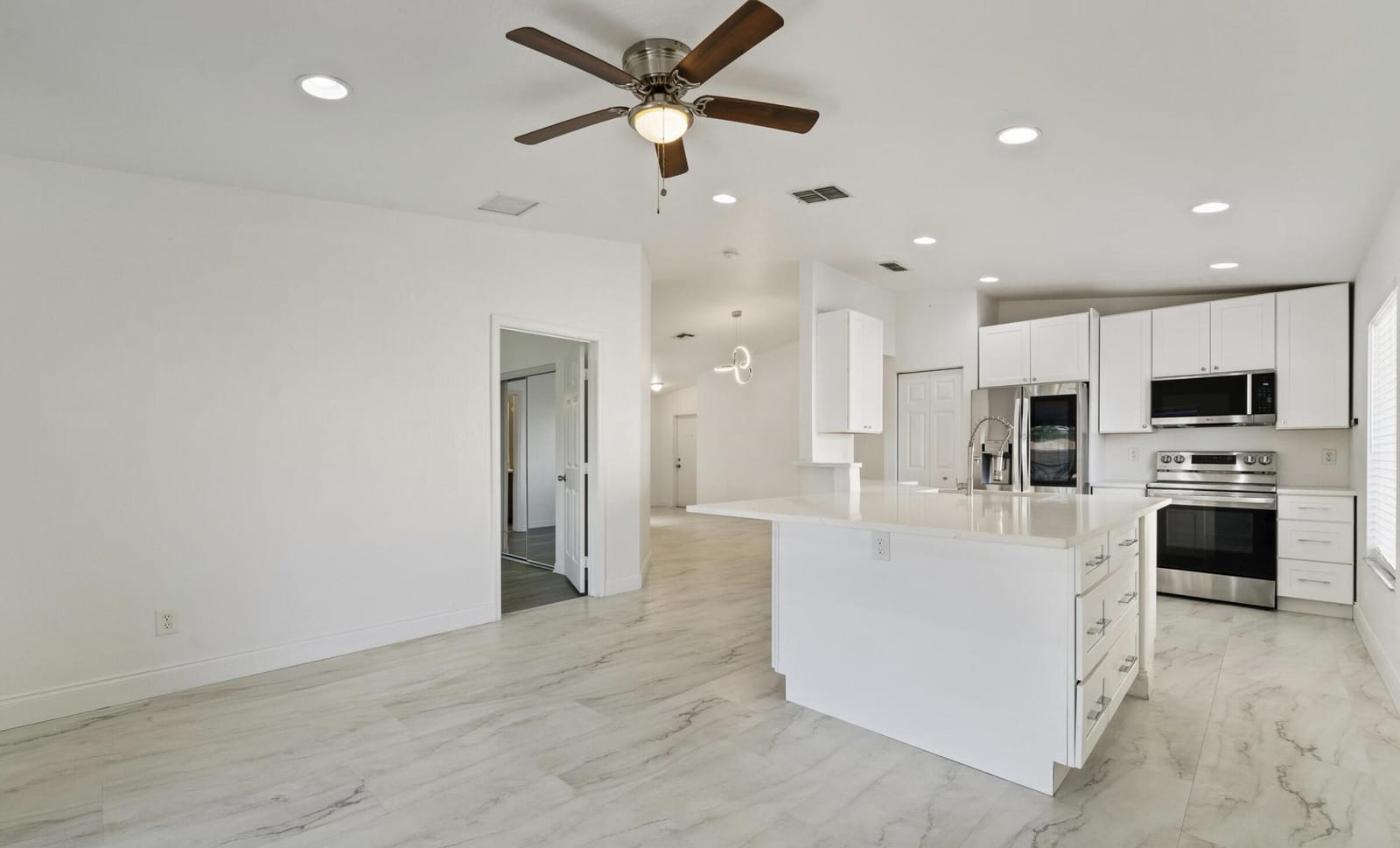 1899 SW NEWPORT ISLES Boulevard, Port St. Lucie, FL 34953