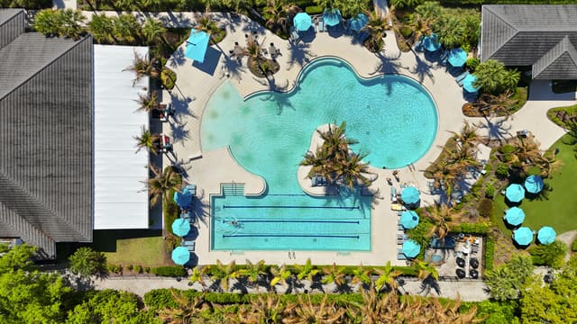5172 SE CLUB Way 207, Stuart, FL 34997