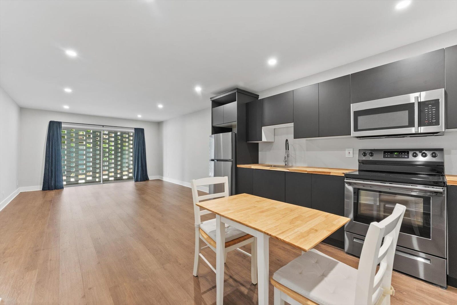 1500 CRESCENT Circle A14 — photo 3