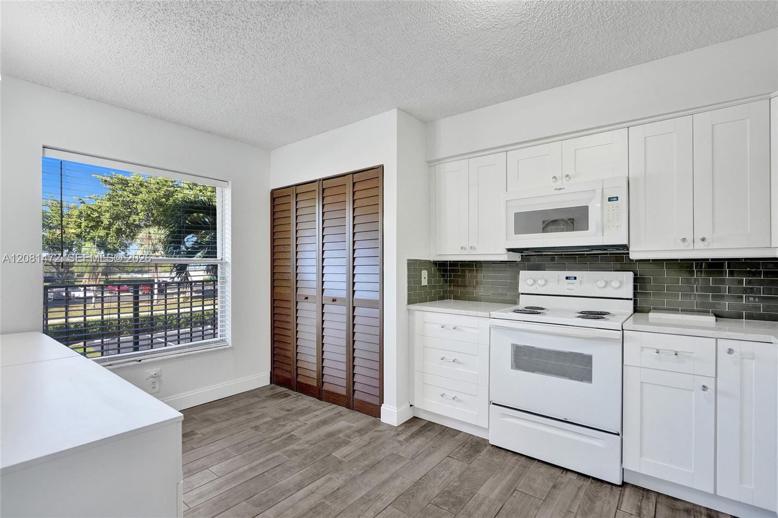 4570 NW 18th Avenue 202 — photo 5