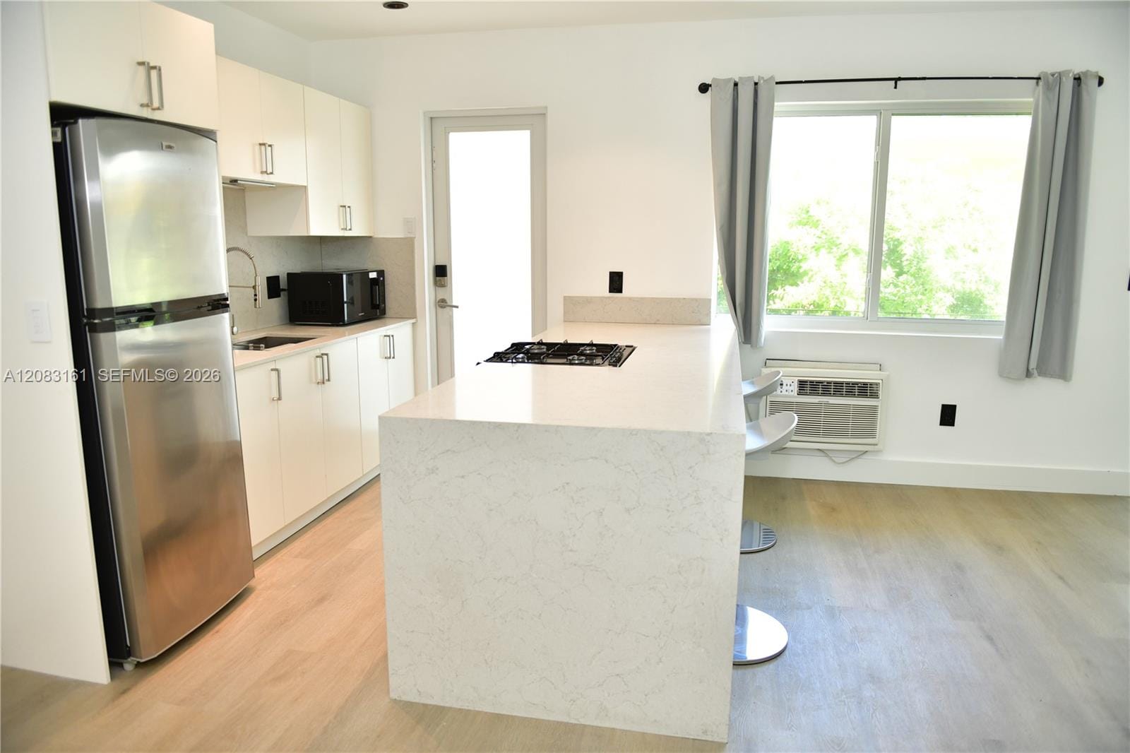 65 Washington Avenue 25, Miami Beach, FL 33139 photo 4