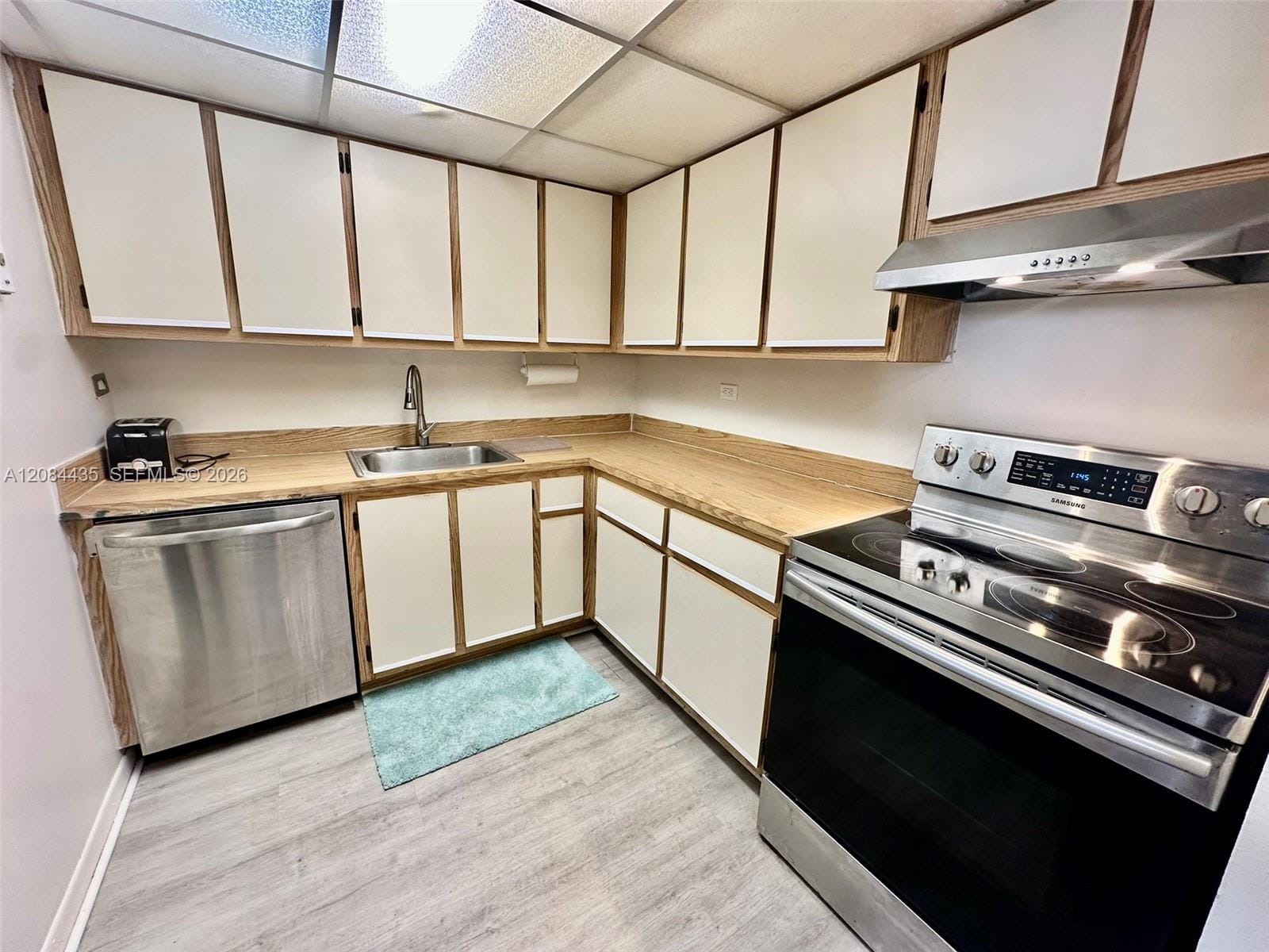 1740 N River Drive 516 — photo 11