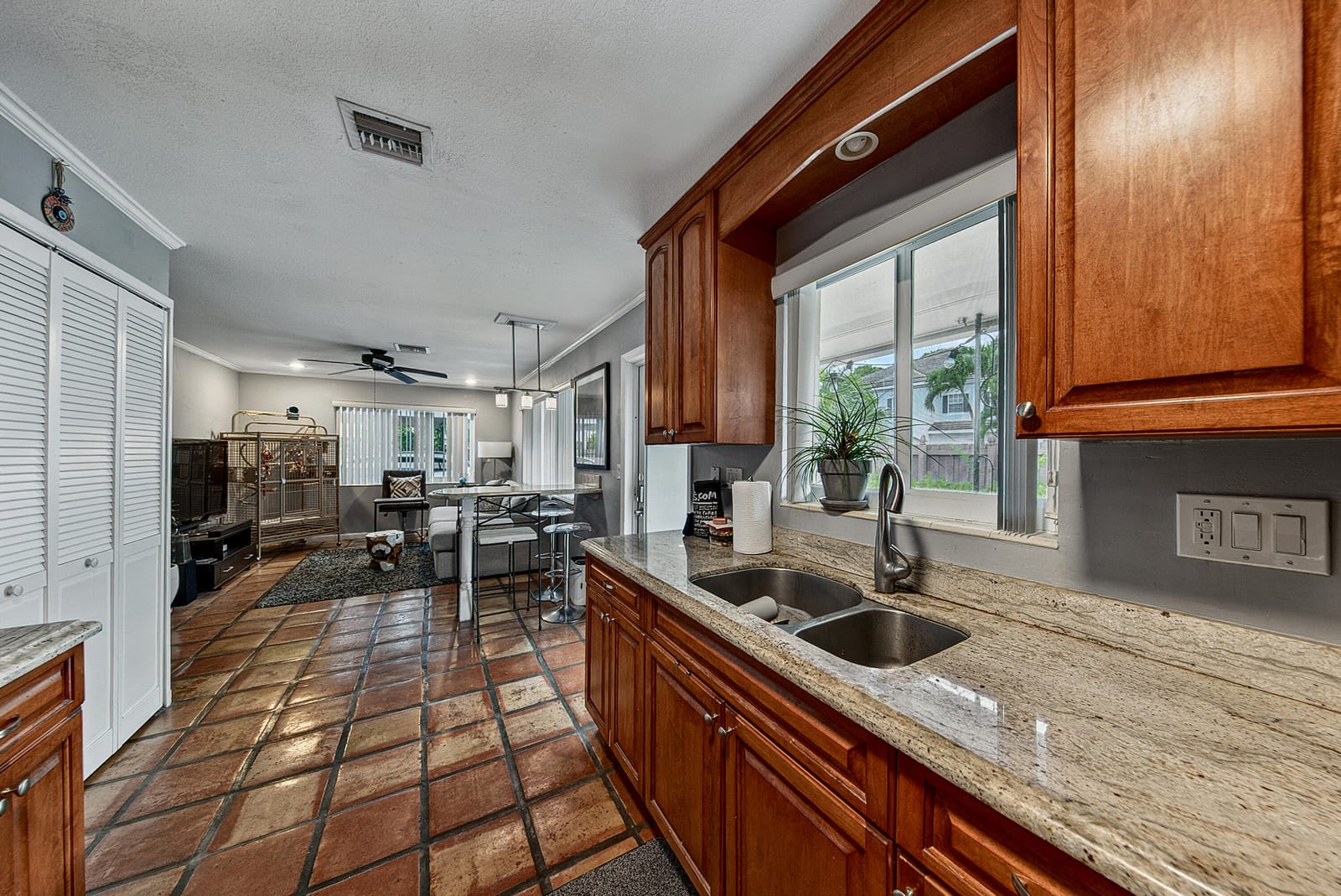 701 NE 22ND Drive, Wilton Manors, FL 33305 photo 9