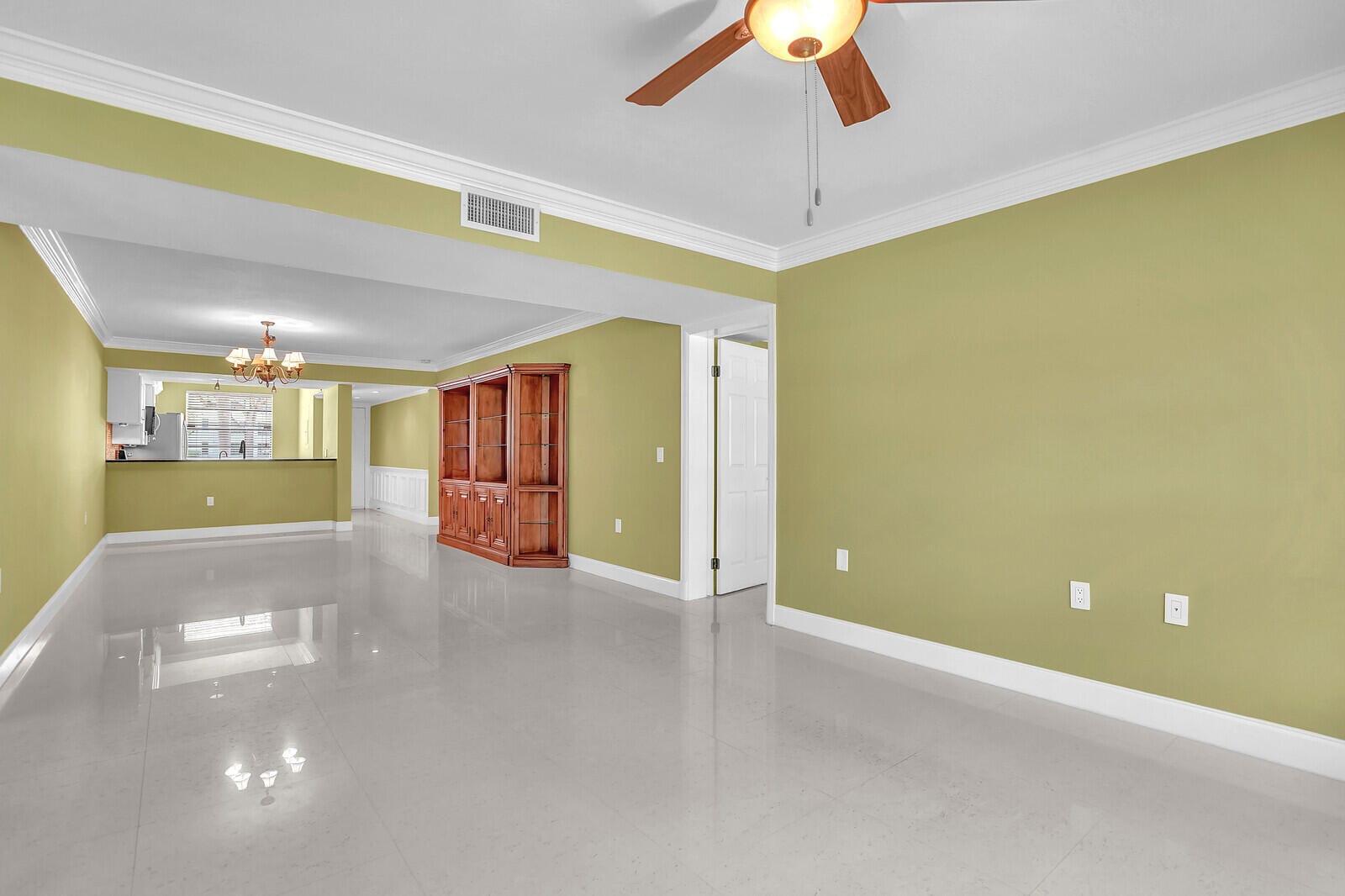 6073 BALBOA Circle 105 — photo 12