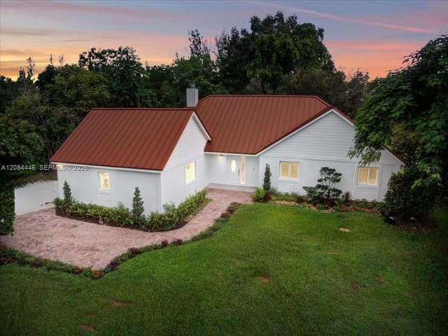 5600 SW 195th Terrace, Southwest Ranches, FL 33332
