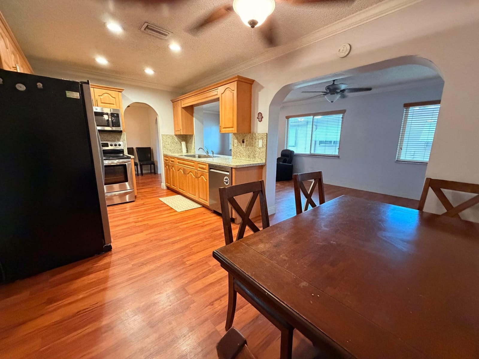5806 NW 86TH Terrace — photo 8
