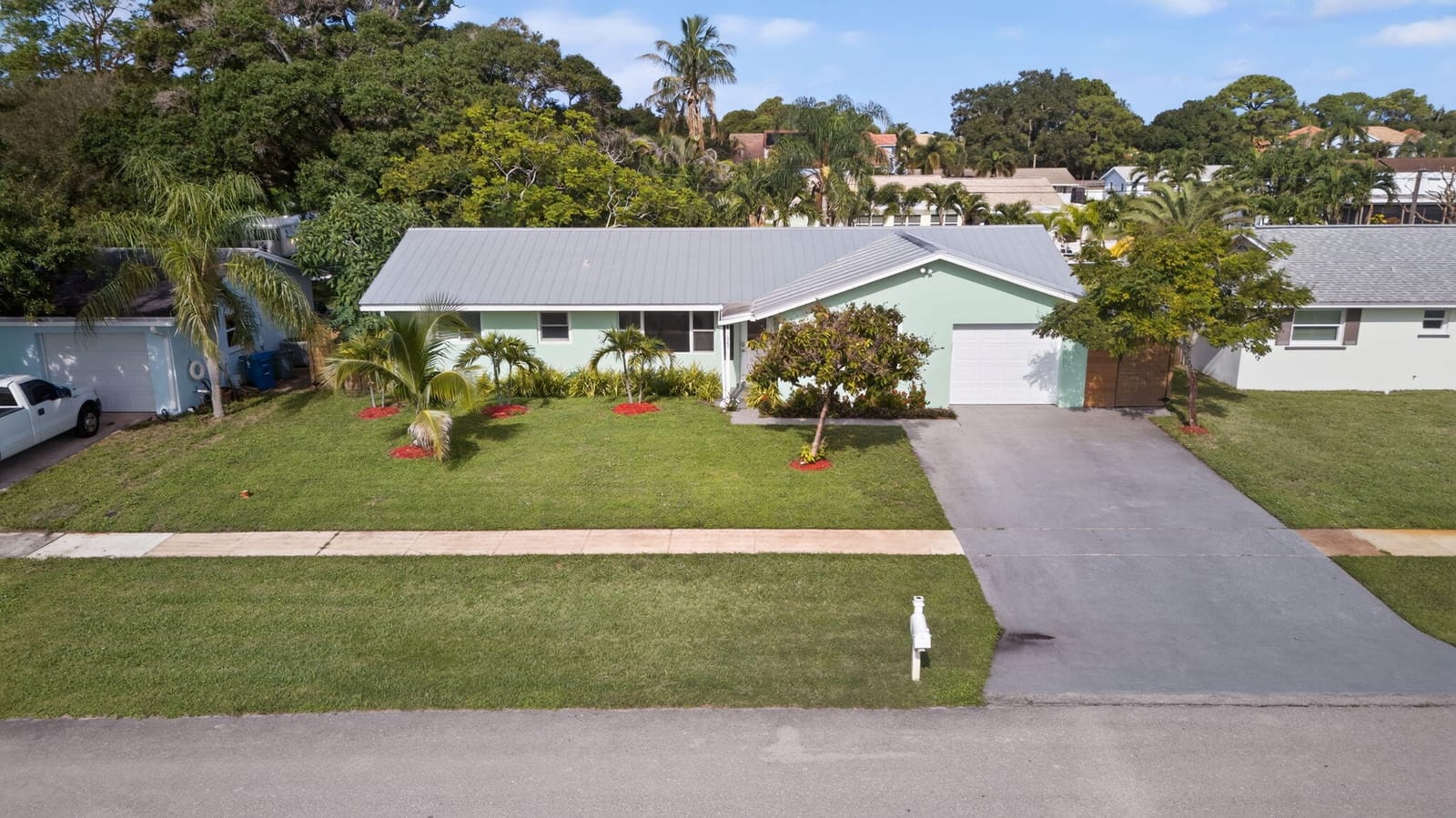 502 Circle E — photo 1