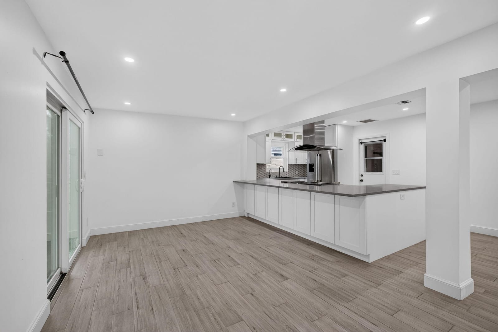 502 Circle E — photo 6