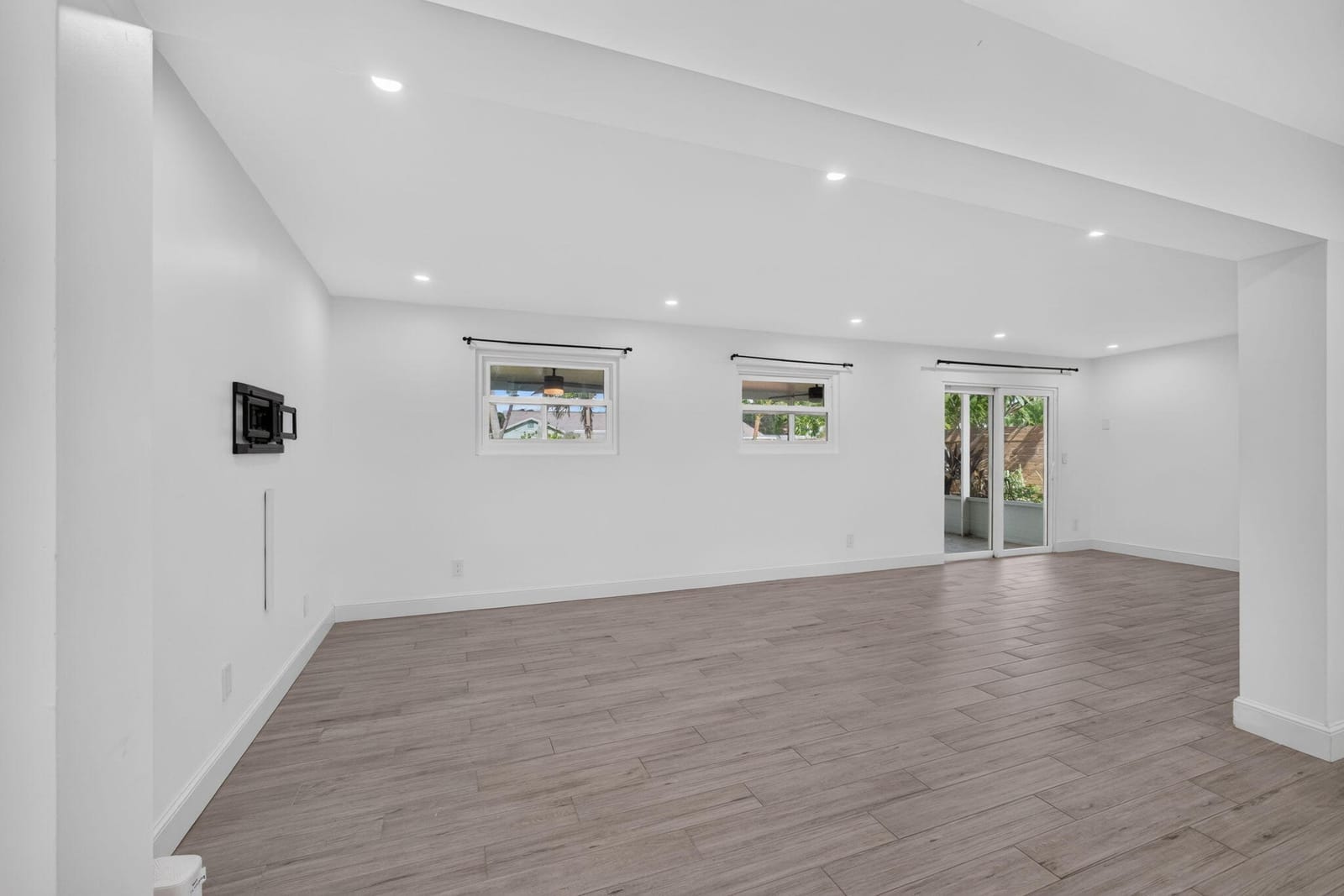 502 Circle E — photo 8
