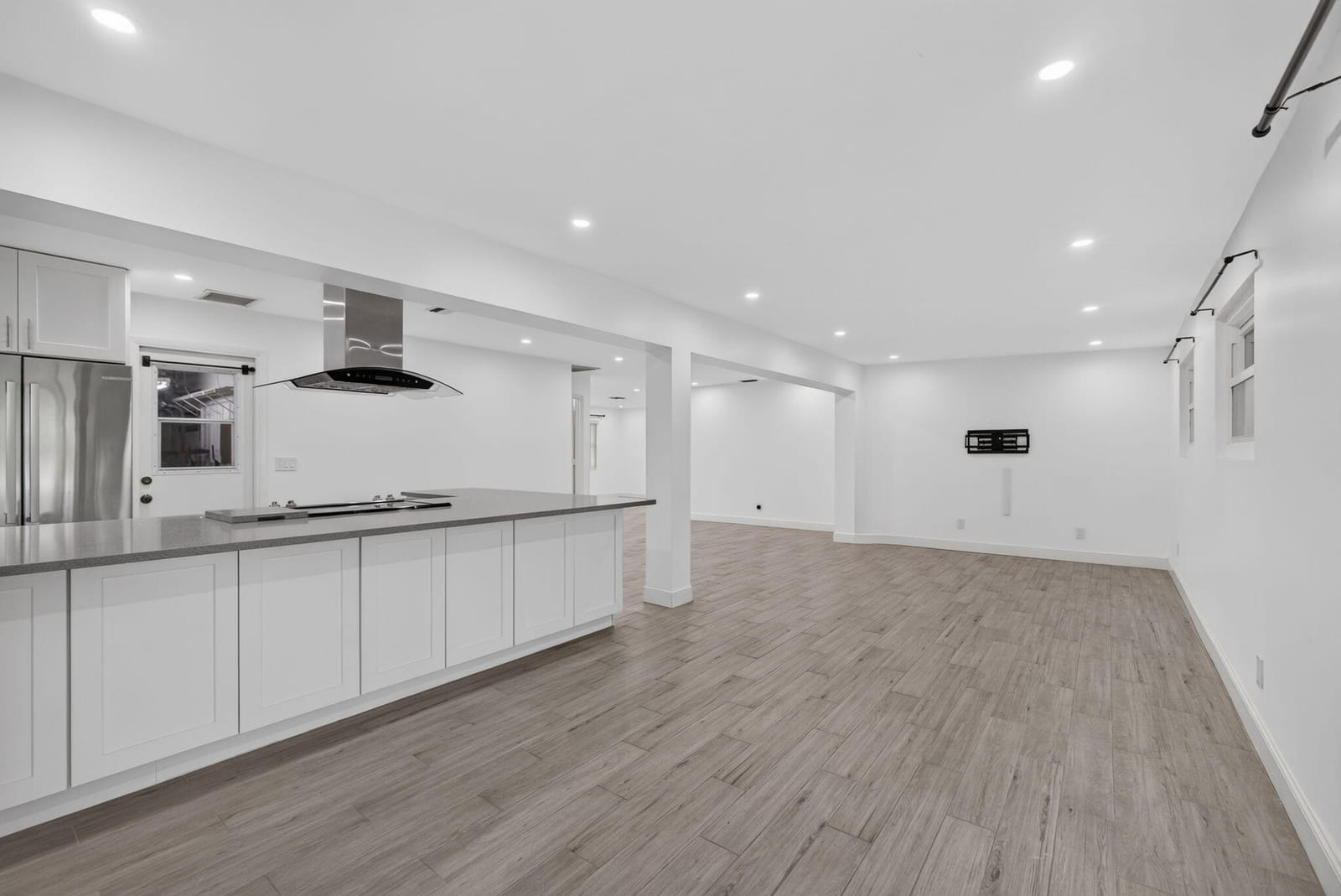502 Circle E — photo 10