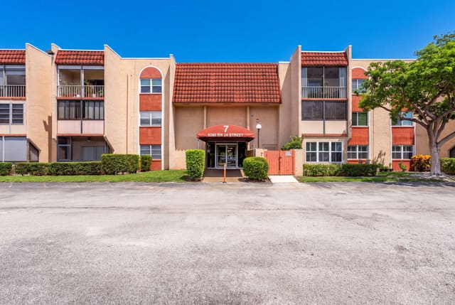 8260 SW 24TH Street 6115, North Lauderdale, FL 33068