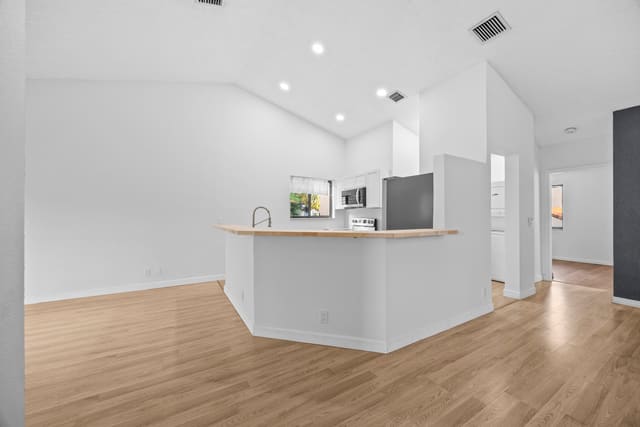 15 Via De Casas Sur 204, Boynton Beach, FL 33426