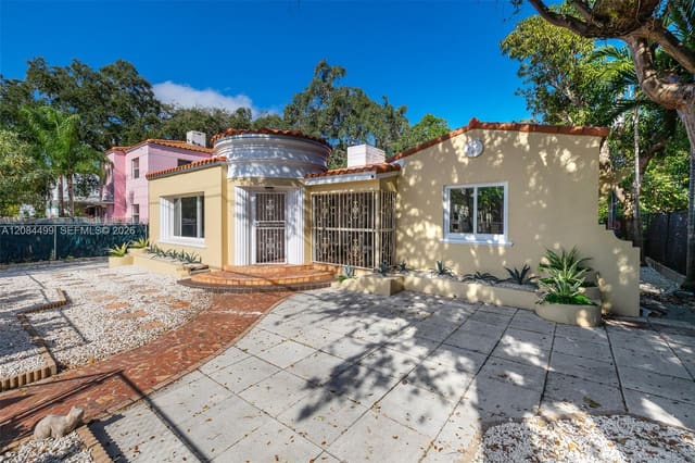 571 NE 64th Street Studio, Miami, FL 33138