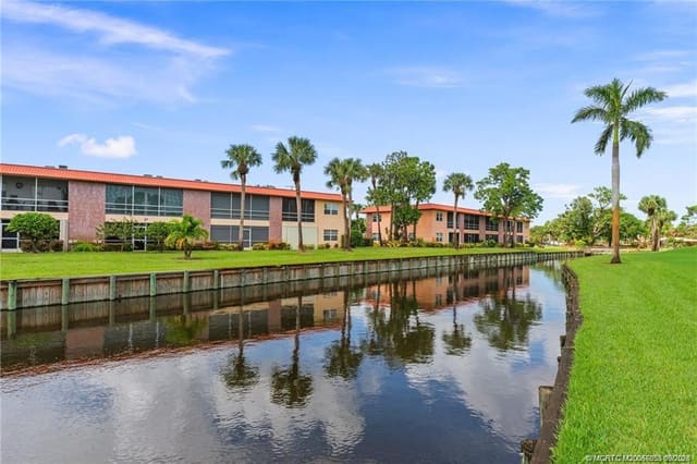 1931 SW Palm City Road 16D, King Mountain Condo Monterey Yacht & Country Club, Stuart, FL