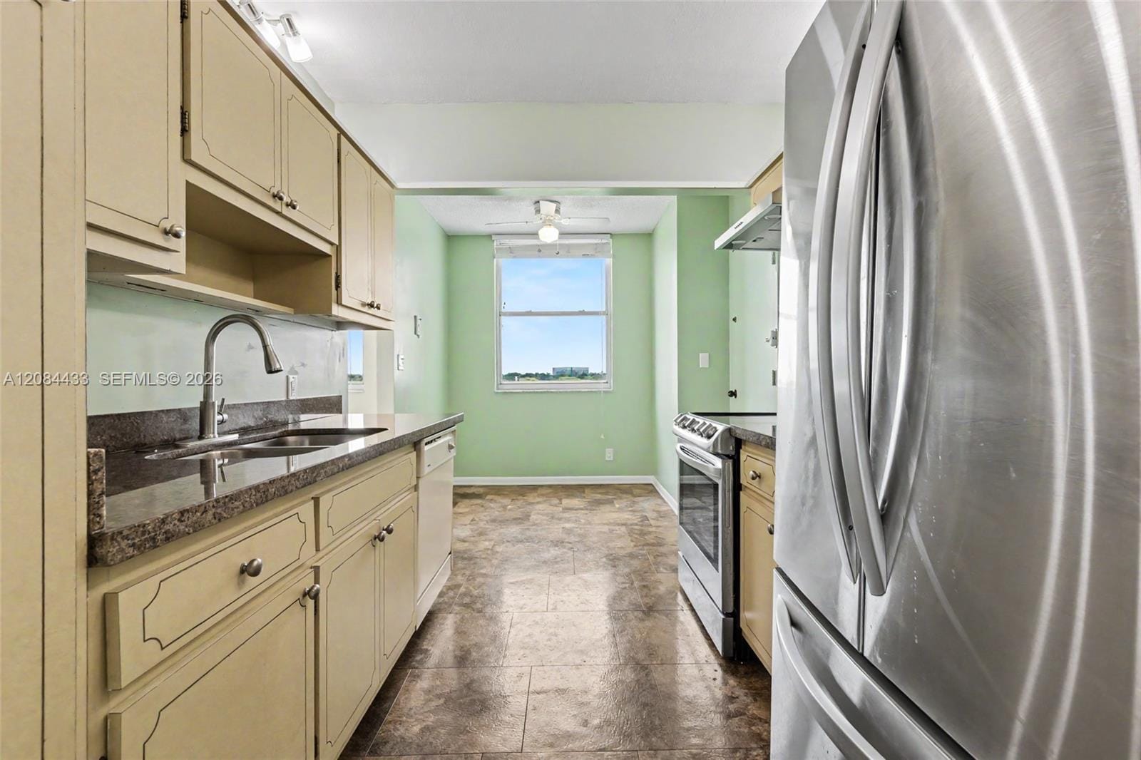 4330 Hillcrest Drive 520 — photo 12