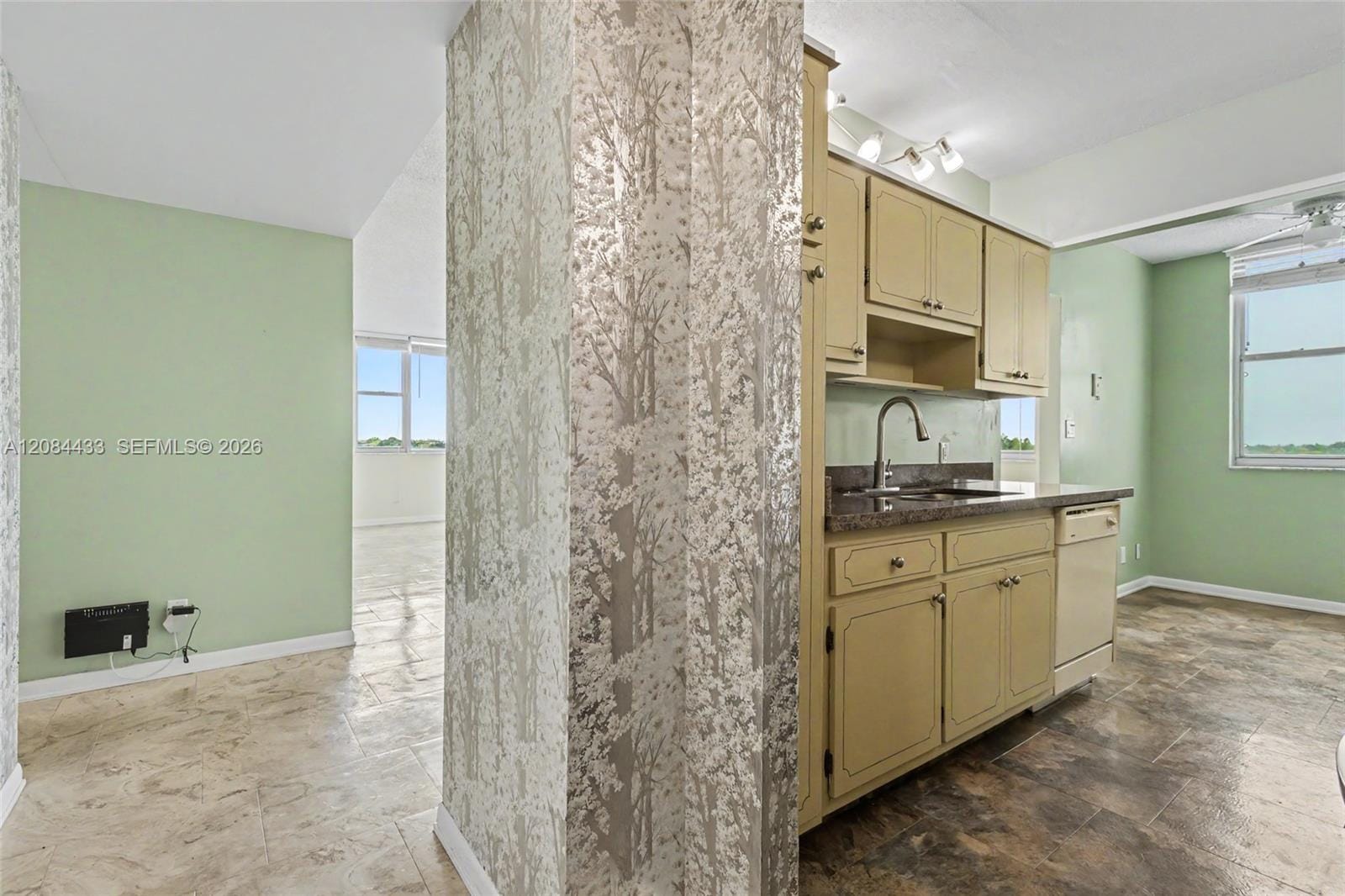 4330 Hillcrest Drive 520, Hollywood, FL 33021 photo 13