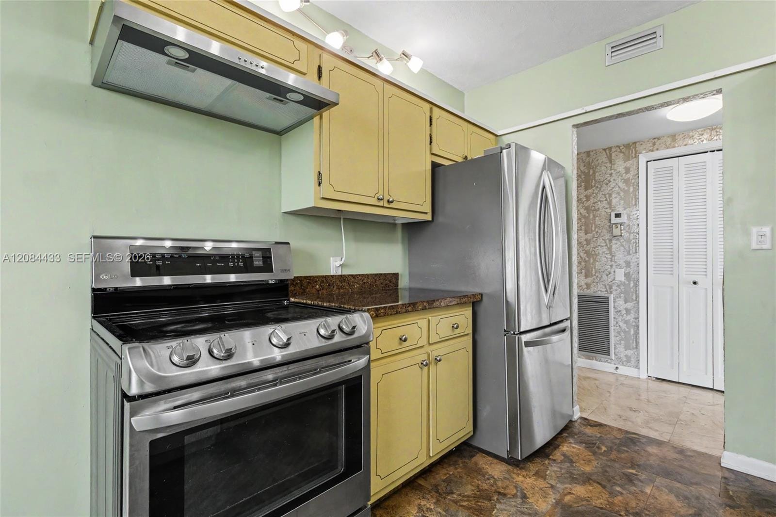 4330 Hillcrest Drive 520, Hollywood, FL 33021 photo 15