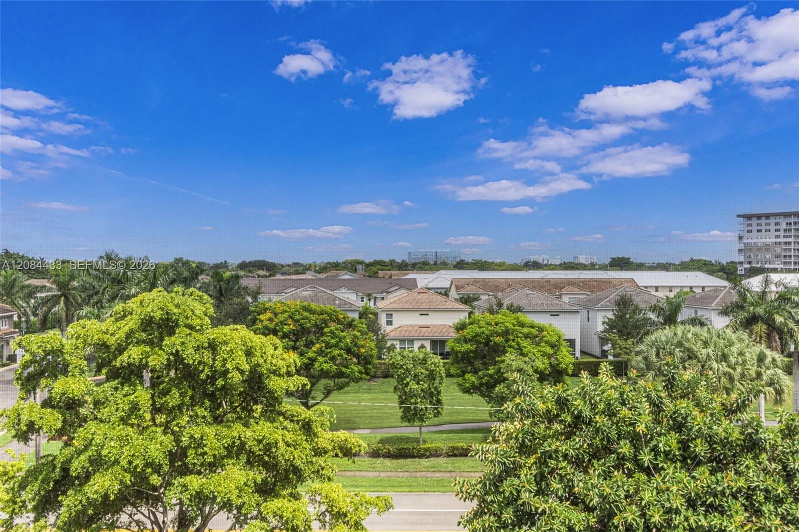 4330 Hillcrest Drive 520 — photo 5