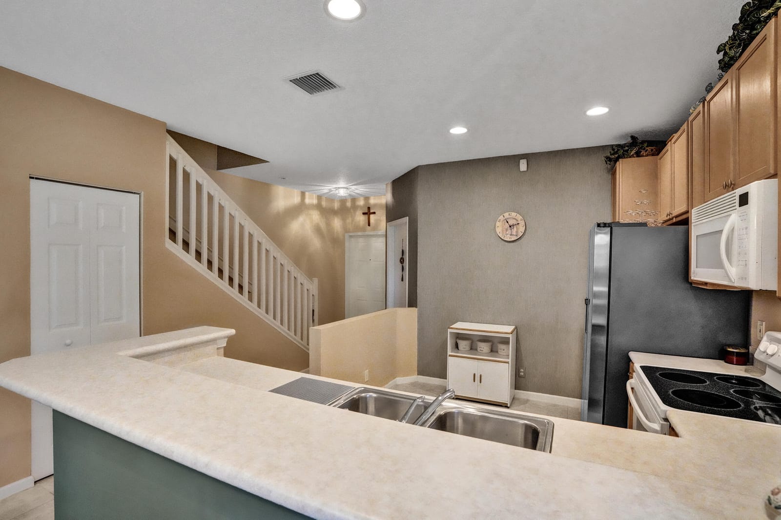 8055 BELLAGIO Lane — photo 6