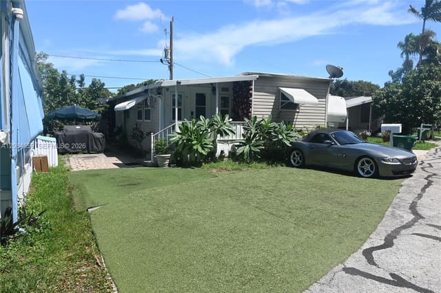 4832 SW 47 Lane, Davie, FL 33314