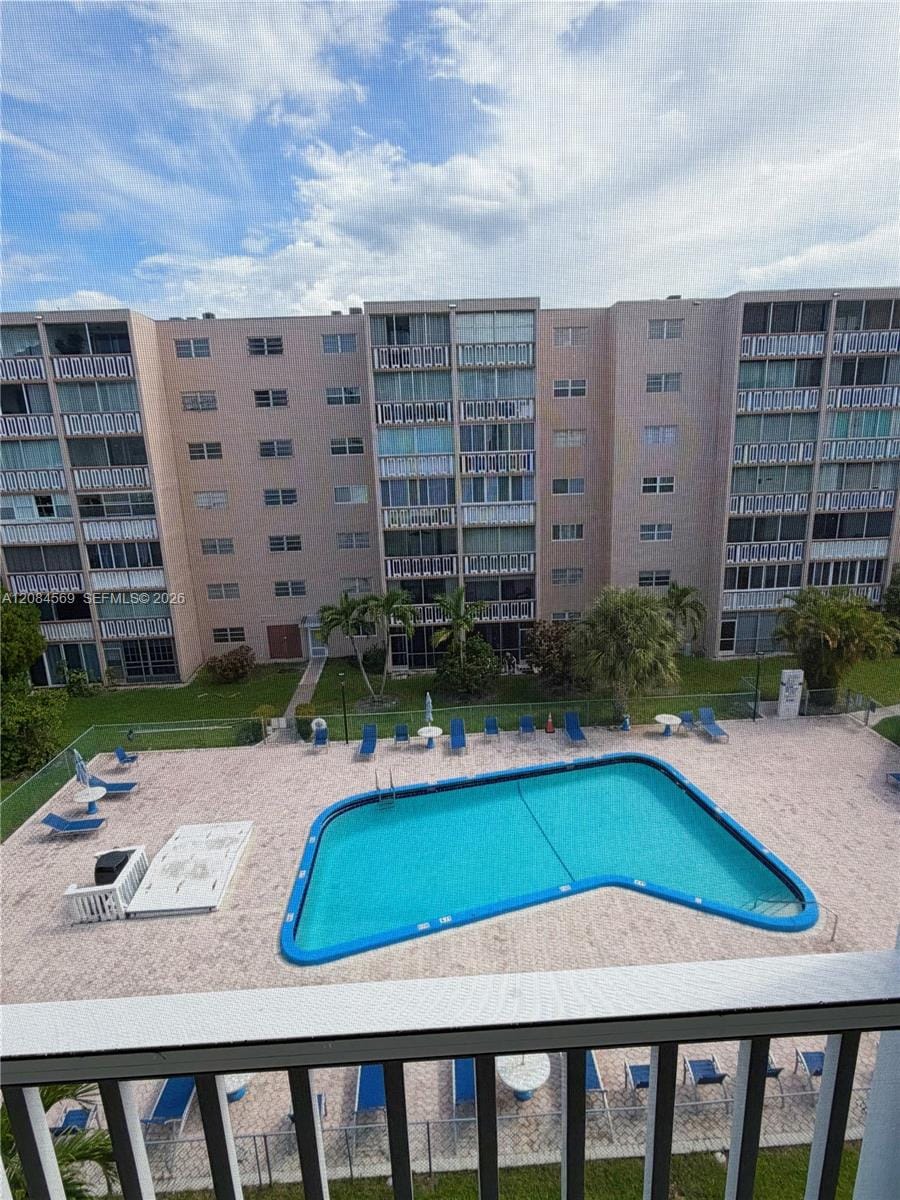 319 NE 14th Avenue 505, Hallandale Beach, FL 33009 photo 6