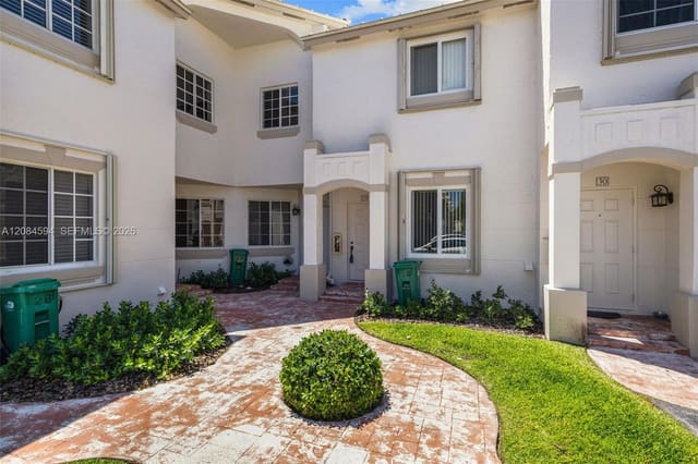 15750 SW 92nd Avenue 29C, Palmetto Bay, FL 33157