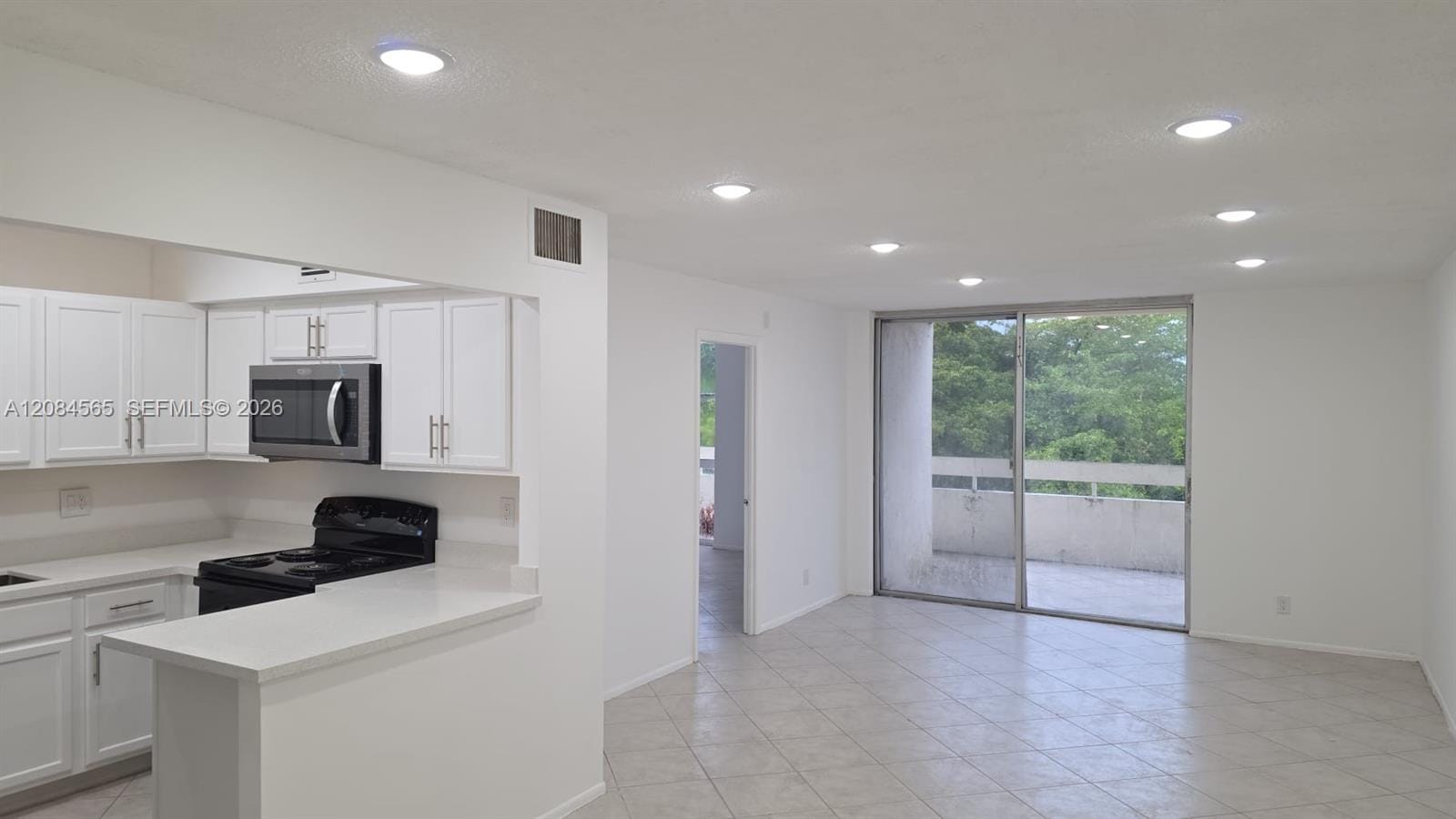 2017 NW 46th Avenue A404, Lauderhill, FL 33313