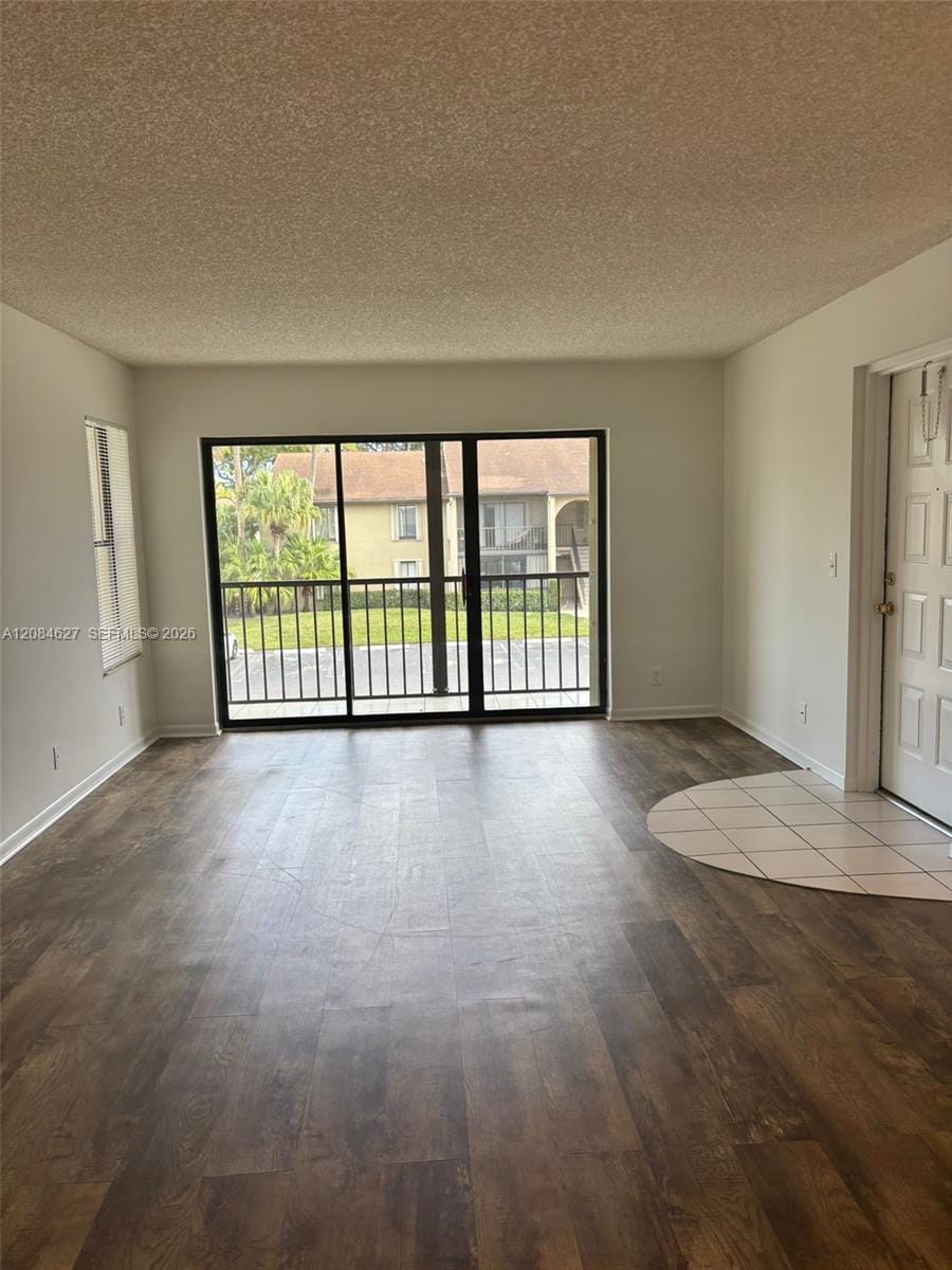 718 Sunny Pine Way H2 — photo 3