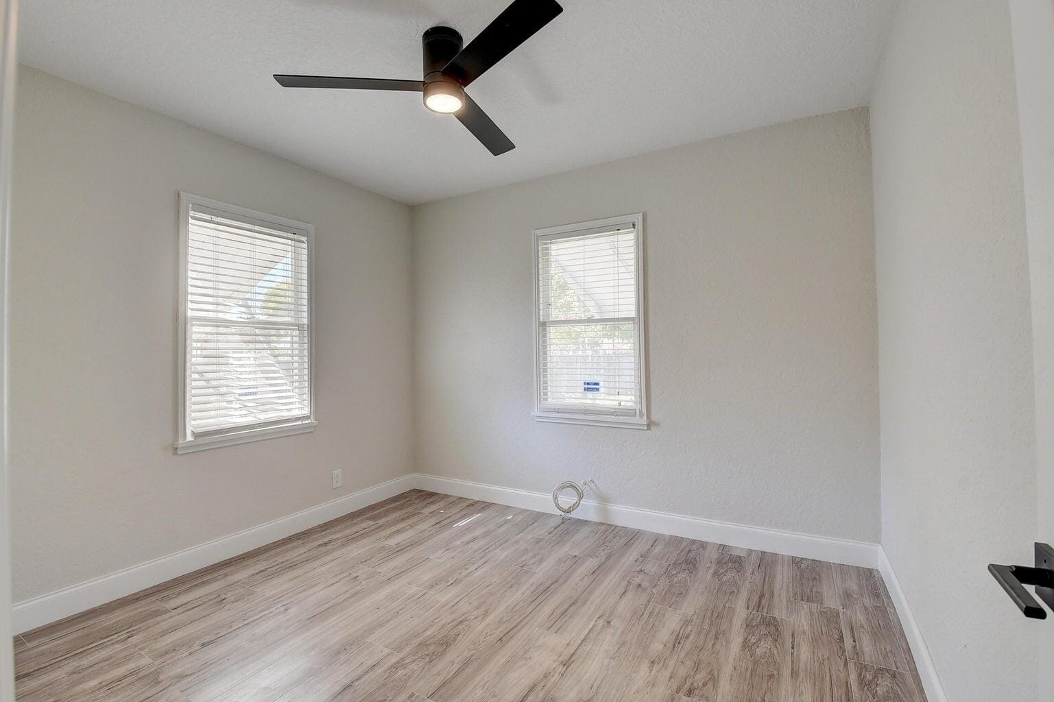 348 SE 4th Avenue SE — photo 9