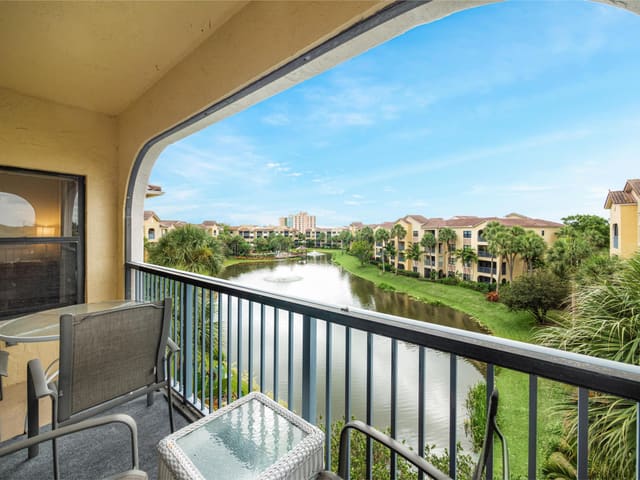 200 UNO LAGO Drive 405, Juno Beach, FL 33408