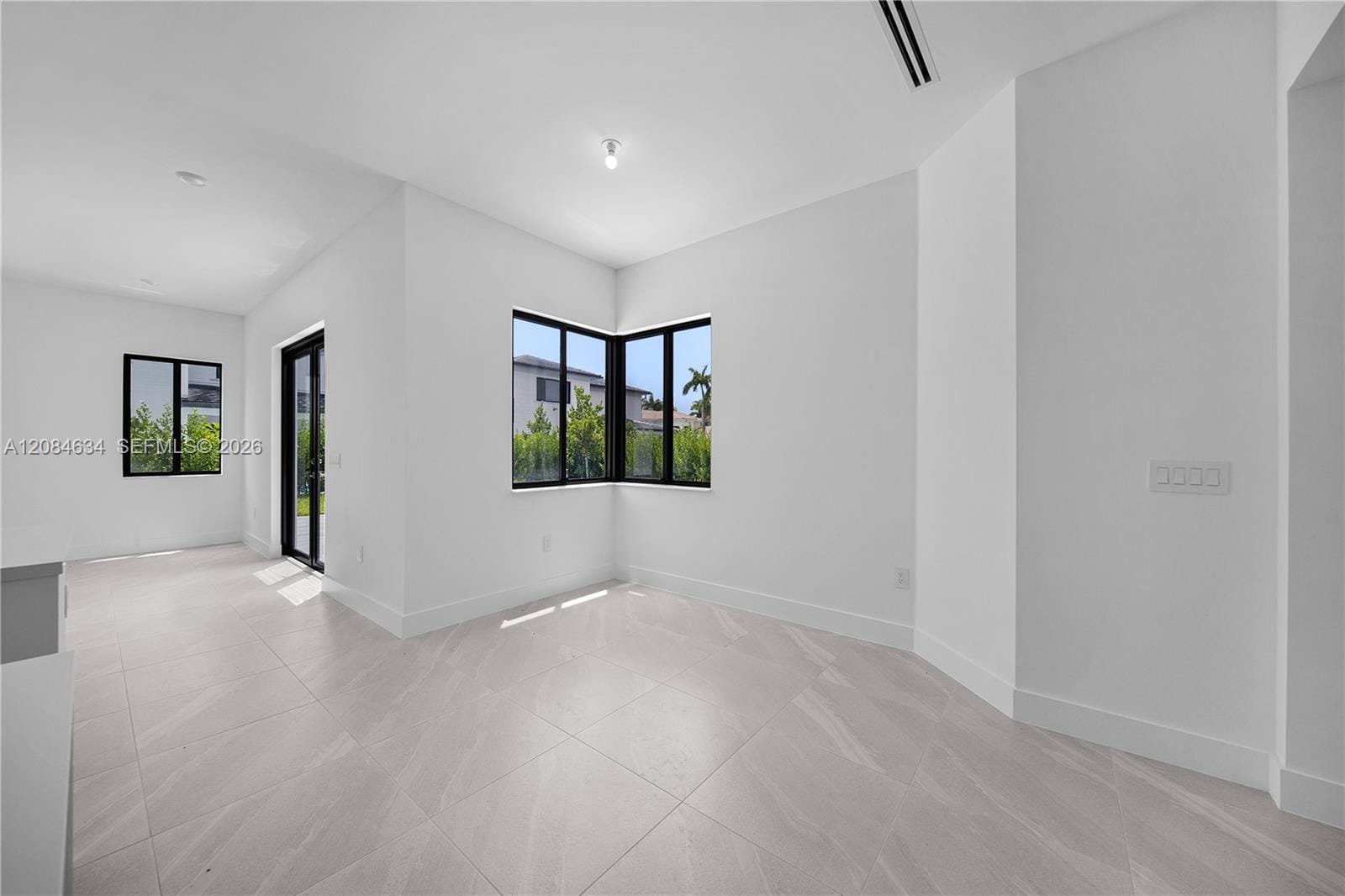 19581 NE 14th Avenue, Miami, FL 33179 photo 9