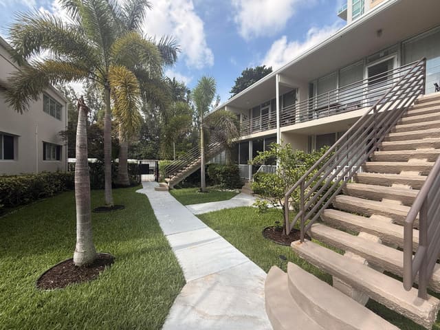 901 N Birch Road 7D, Marine Colony Villas, Fort Lauderdale, FL