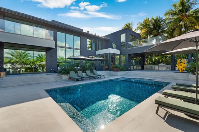 131 Cape Florida Drive, Key Biscayne, FL 33149