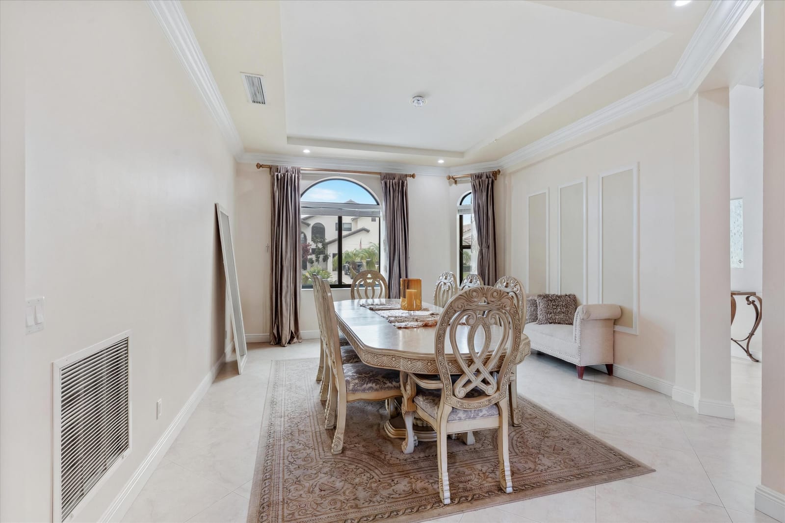 301 SANDALWOOD Lane — photo 9