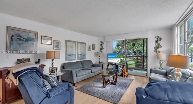 1300 Saint Charles Place L11, Pembroke Pines, FL 33026