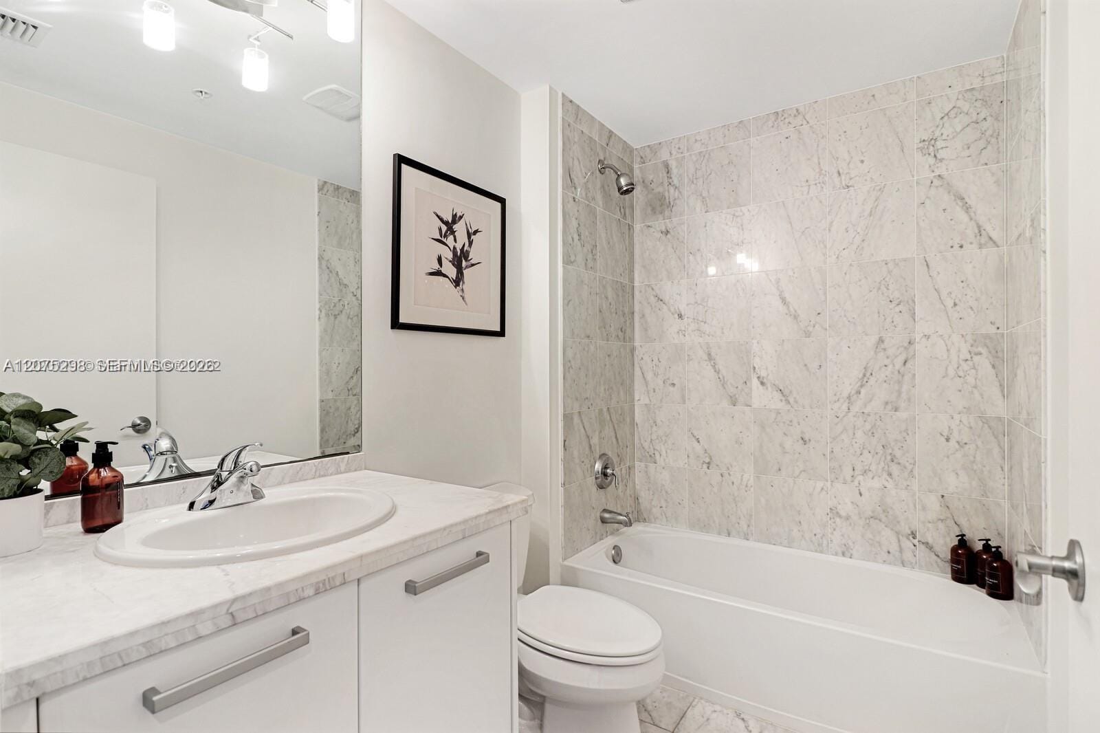 253 NE 2nd Street 508, Miami, FL 33132 photo 20