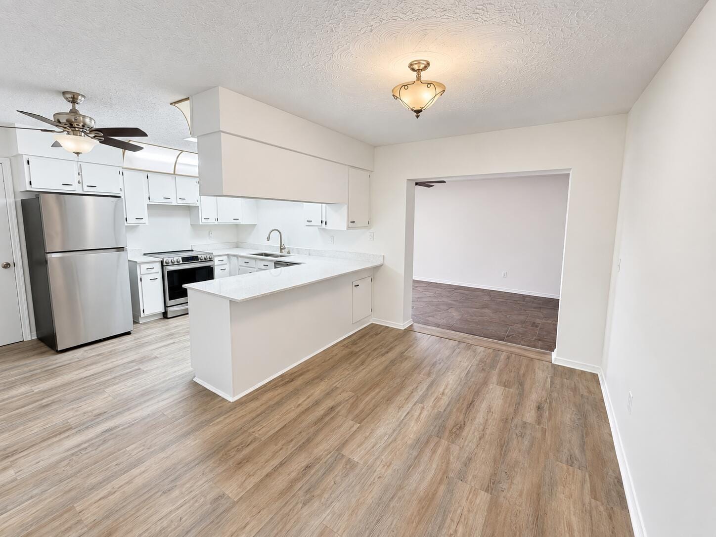 574 SW DUVAL Avenue — photo 5