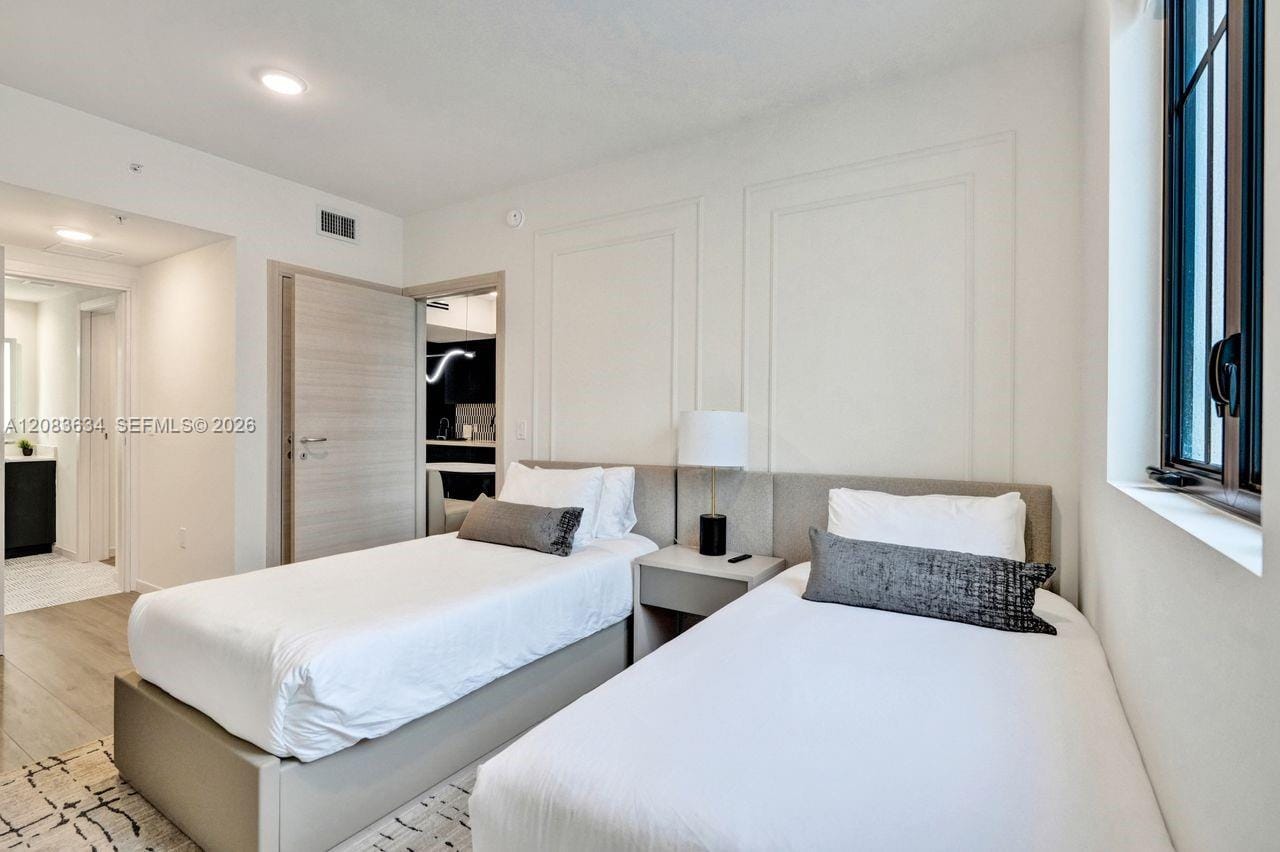 4220 Laguna Street 403, Coral Gables, FL 33146 photo 7