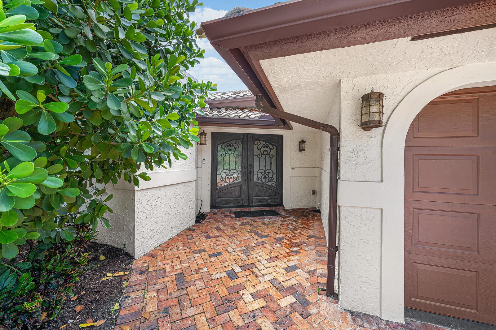 2570 NW 27th Street — photo 9