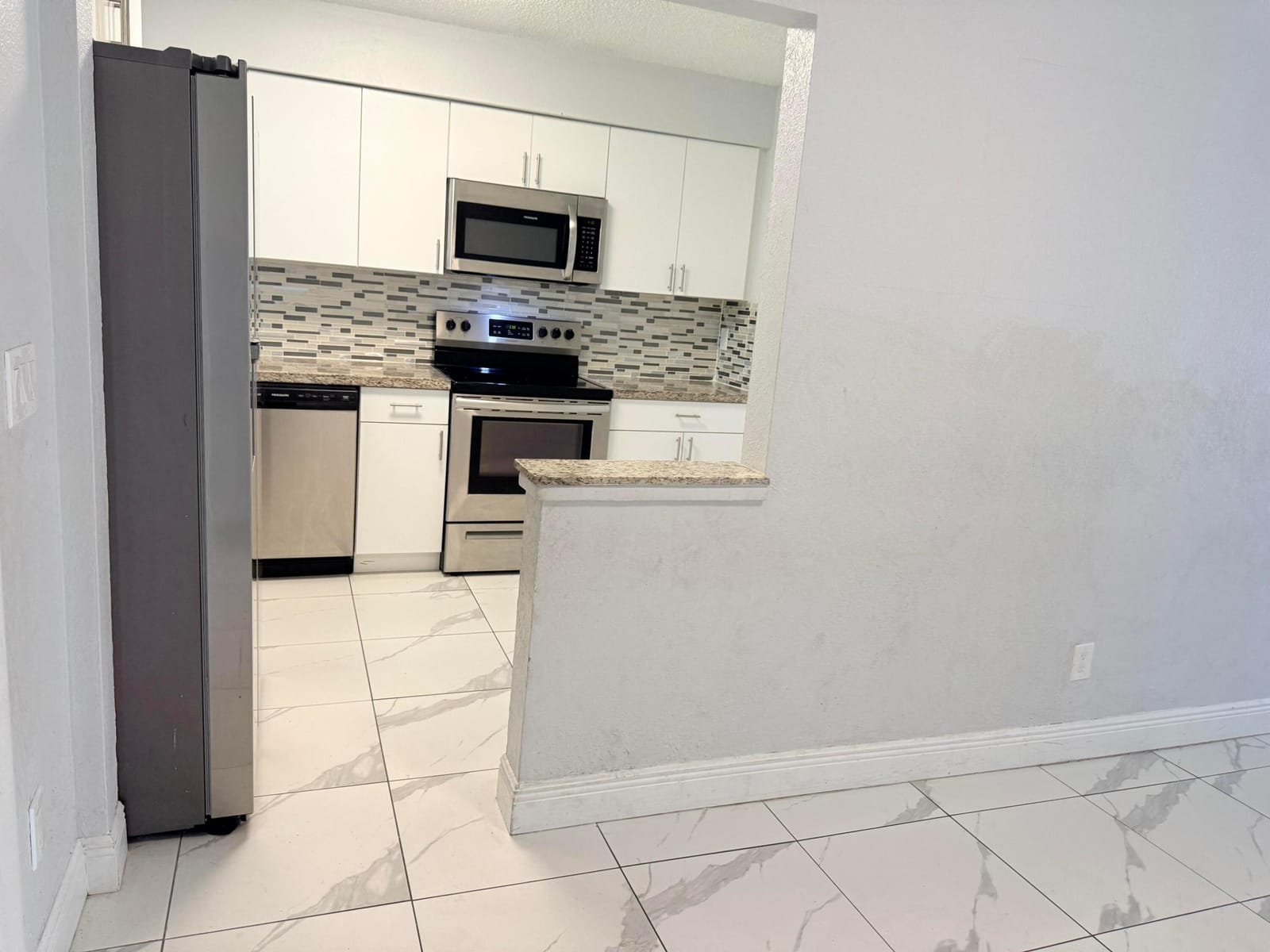1104 RIVERSIDE Drive — photo 4