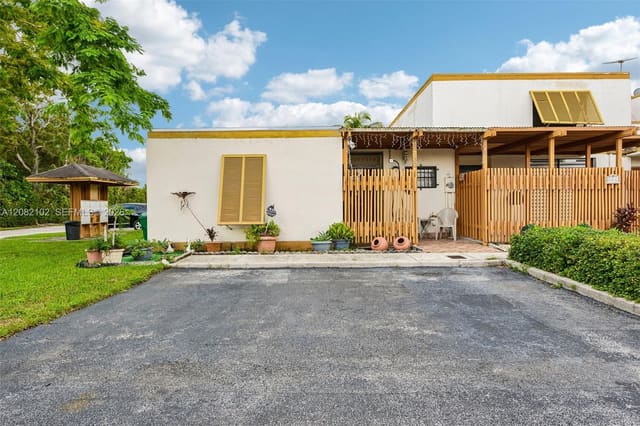 13130 SW 15th Lane, Miami, FL 33184