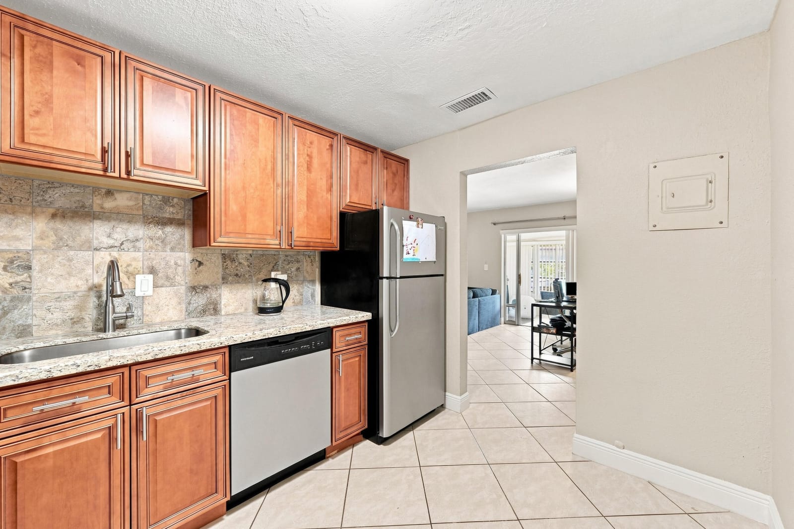 380 E Laurel Drive 5D, Margate, FL 33063 photo 10